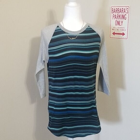 LuLaRoe Tops - LULAROE TUNIC SZ S